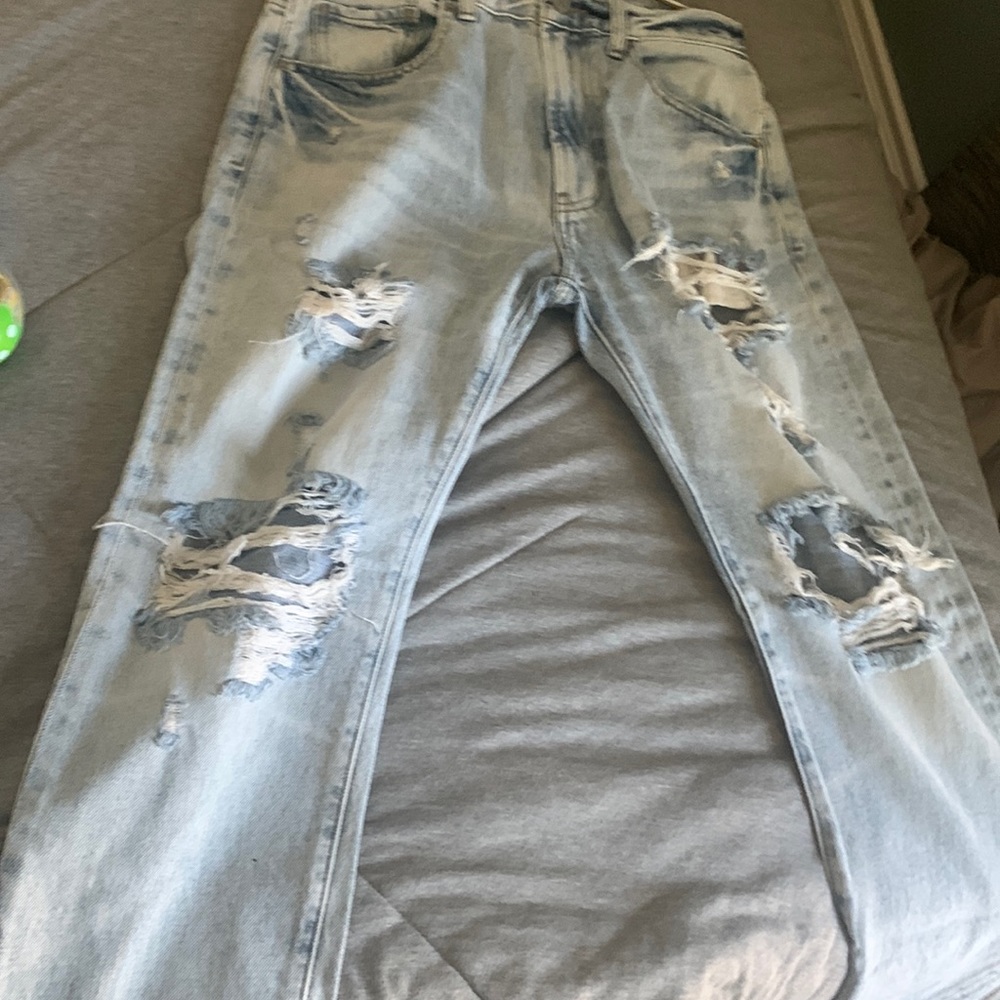 Baggy Ripped Jeans
